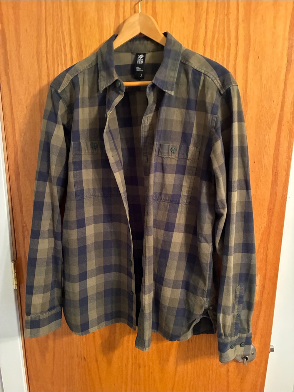 Mountain Hardwear Olive & Navy Plaid Lightweight Shirt Jacket